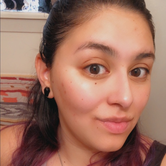 Meet your Posher, Adrianna - Picture 1 of 1